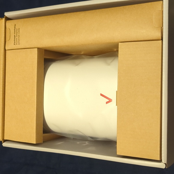 NIB Verizon Wi-Fi extender, E3200 (I have (3) this is a listing for (1) - Picture 4 of 5